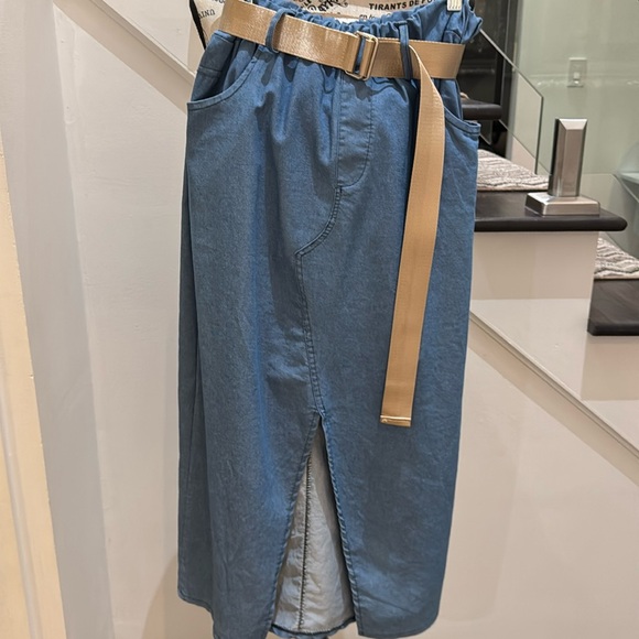 Jeans knee skirt 💙 - Picture 1 of 3